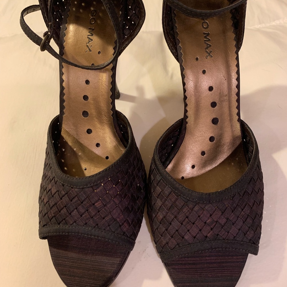 Go Max brown high heels shoes. 4 inches